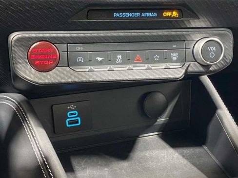 Used 2025 Ford Mustang GT Premium RWD image 30