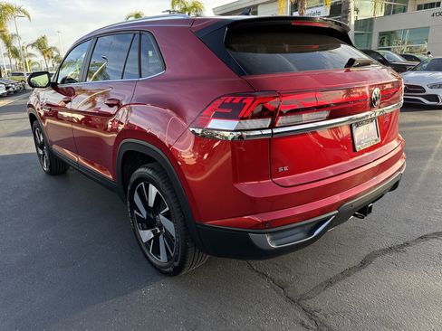 Used 2024 Volkswagen Atlas Cross Sport SE image 8