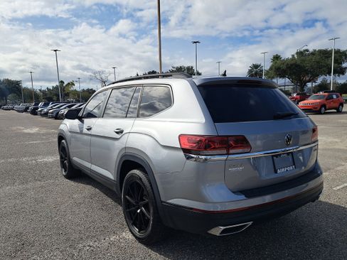 Used 2021 Volkswagen Atlas SE w/ Panoramic Sunroof Package image 4