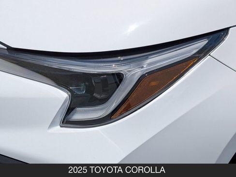 Used 2025 Toyota Corolla SE FWD image 10