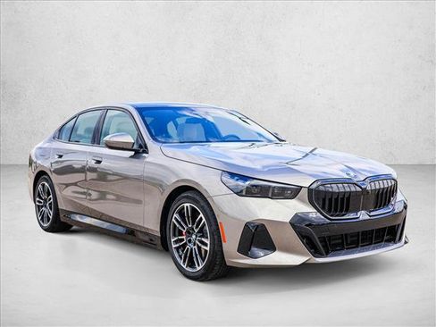 Used 2026 BMW 550e xDrive w/ Executive Package AWD/4WD image 3