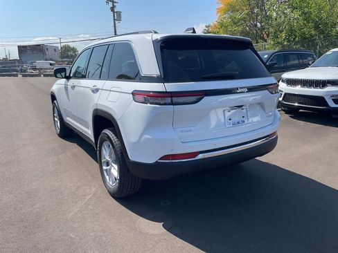 New 2025 Jeep Grand Cherokee Laredo X w/ Luxury Tech Group I image 4