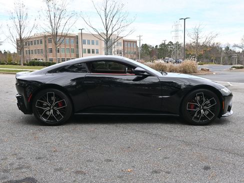 Used 2021 Aston Martin V8 Vantage Coupe image 9