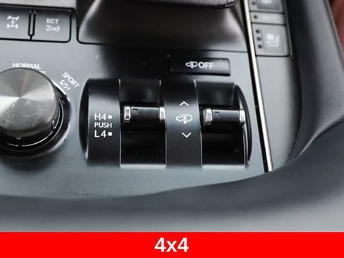 Used 2017 Lexus LX 570 4WD image 28