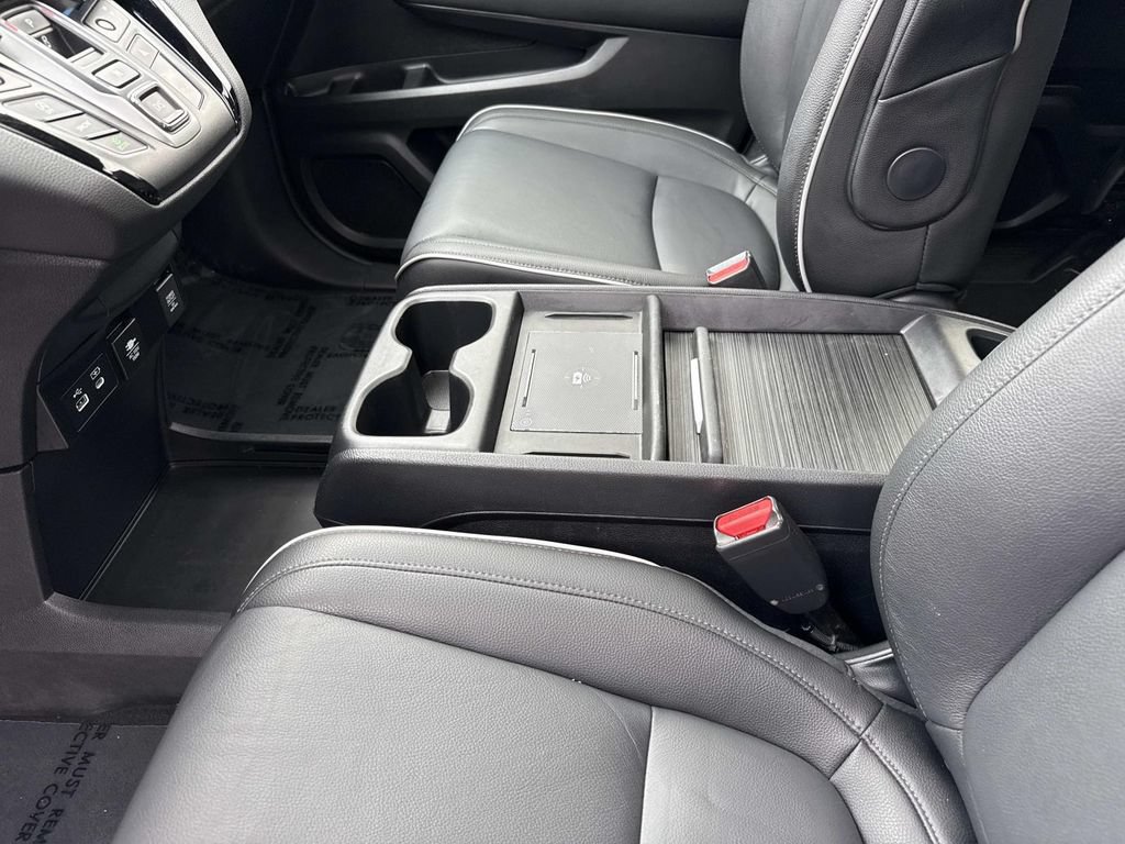 Used 2025 Honda Odyssey Touring image 16
