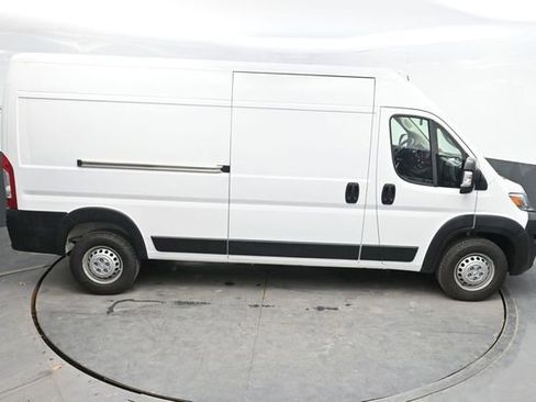 Used 2025 RAM ProMaster 2500 w/ Convenience Group image 31