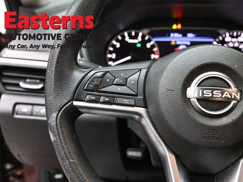 Used 2024 Nissan Altima 2.5 SV FWD image 15