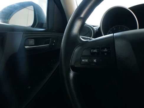 Used 2012 MAZDA MAZDA3 i Sport image 21