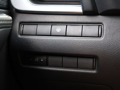 Used 2022 Nissan Rogue SV AWD/4WD image 18