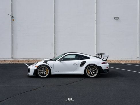 Used 2018 Porsche 911 GT2 RS RWD image 4