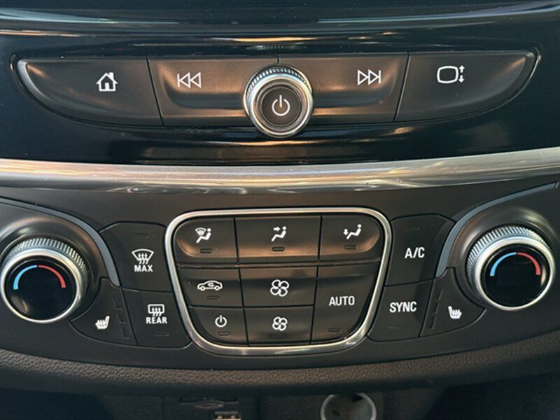Used 2020 Chevrolet Traverse RS w/ LPO, Floor Liner Package AWD/4WD image 13