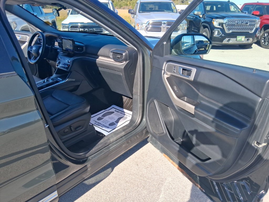 Used 2023 Ford Explorer XLT AWD/4WD image 21