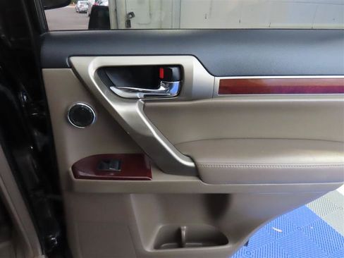 Used 2018 Lexus GX 460 Luxury image 35