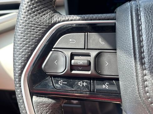 Used 2025 Toyota Sequoia Capstone AWD/4WD image 22