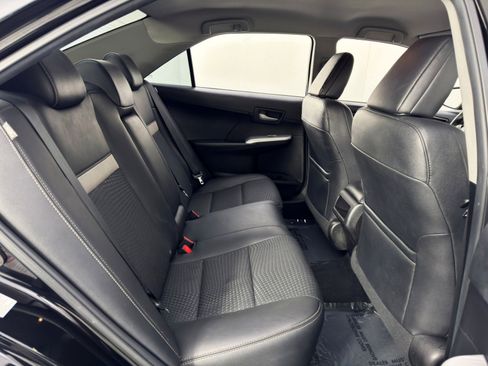 Used 2014 Toyota Camry SE image 31
