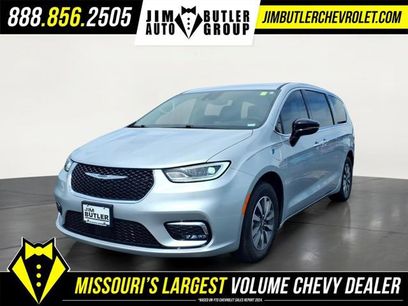 Used 2024 Chrysler Pacifica Limited