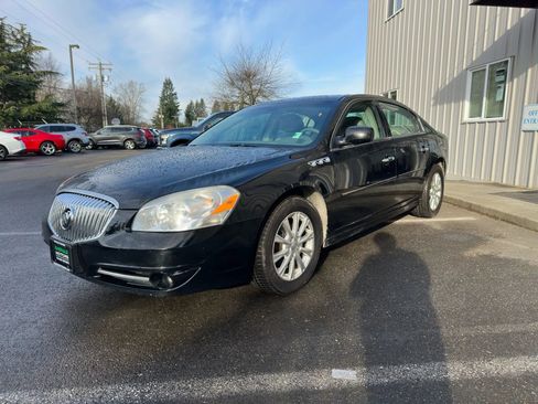 Used 2011 Buick Lucerne CXL image 3