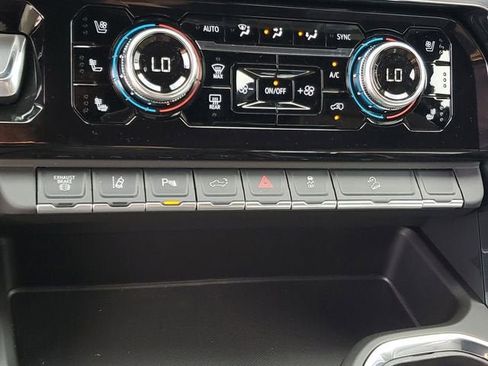 New 2026 GMC Sierra 3500 Denali w/ Denali Reserve Package AWD/4WD image 25