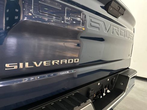 Used 2019 Chevrolet Silverado 1500 LTZ w/ LTZ Texas Edition RWD image 13