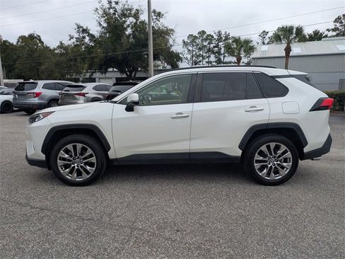 Used 2020 Toyota RAV4 Limited image 7