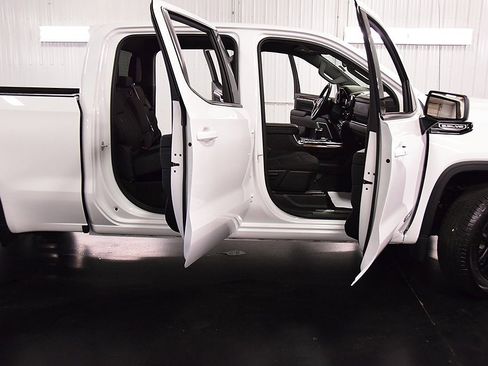 Used 2024 GMC Sierra 1500 Elevation image 33