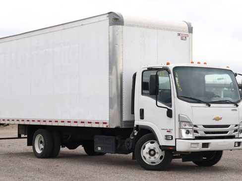 Used 2023 Chevrolet Low Cab Forward 5500XD RWD image 2