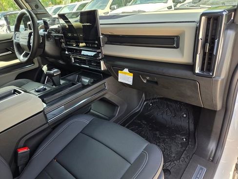 New 2026 GMC Hummer EV SUV AWD/4WD image 18
