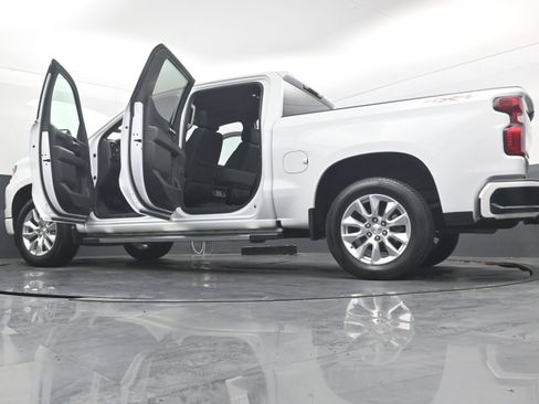 Used 2024 Chevrolet Silverado 1500 Custom AWD/4WD image 39