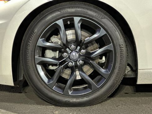 Used 2018 Nissan 370Z Touring image 24