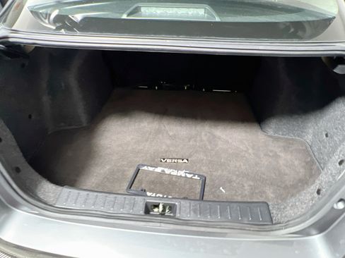Used 2025 Nissan Versa SV FWD image 34