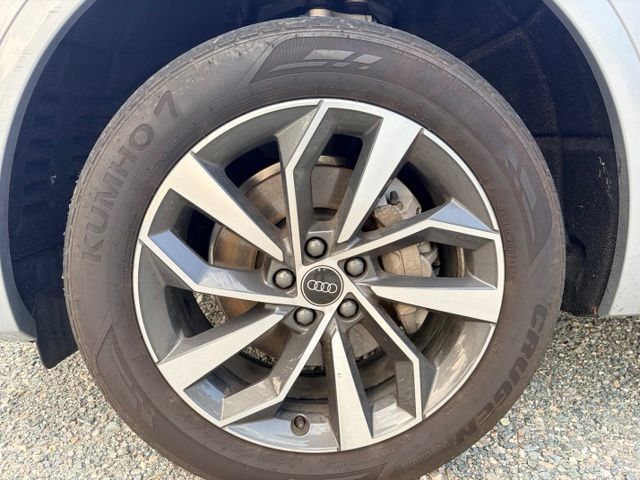 Certified 2023 Audi Q5 2.0T Prestige AWD/4WD image 5
