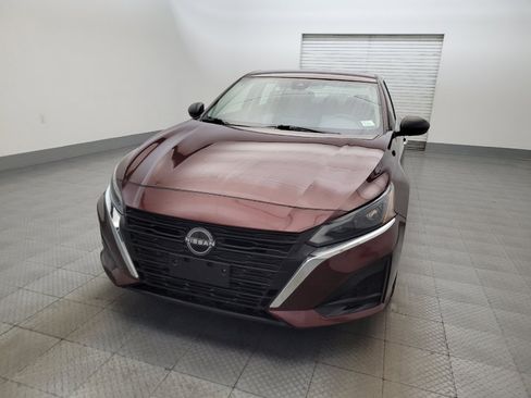 Used 2024 Nissan Altima 2.5 SV FWD image 15
