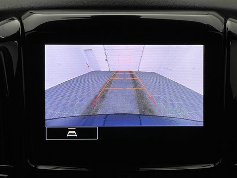 Used 2023 Chevrolet Traverse LT FWD image 4