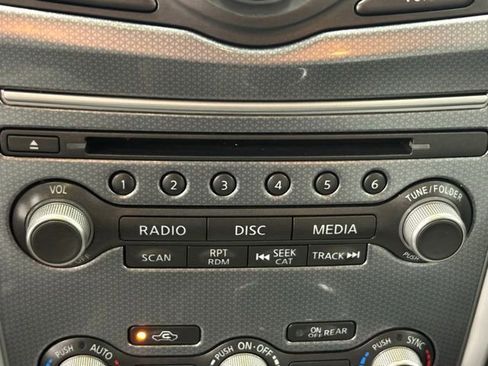 Used 2020 Nissan Pathfinder SL FWD image 33