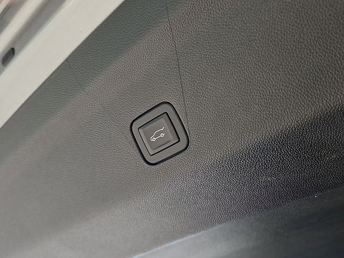 Used 2024 Cadillac Escalade ESV V w/ LPO, Floor Liner Package AWD/4WD image 34