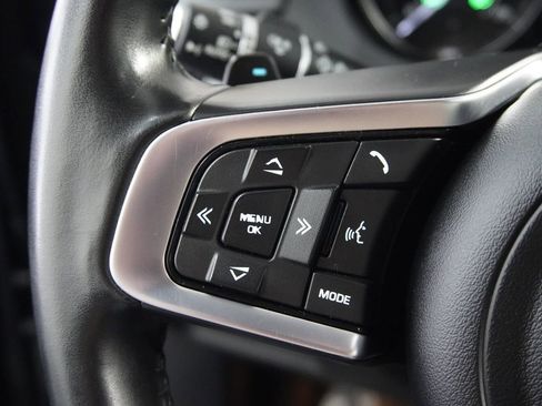 Used 2020 Jaguar E-PACE AWD/4WD image 15