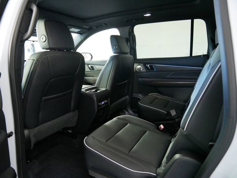 New 2026 Buick Enclave Avenir image 12