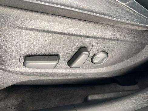 Used 2023 Kia Telluride EX w/ EX Captain's Chair Package image 10