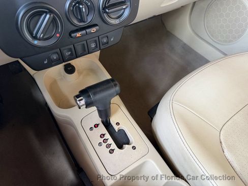 Used 2010 Volkswagen Beetle Convertible FWD image 51