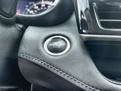 Used 2021 Toyota Highlander XLE image 28