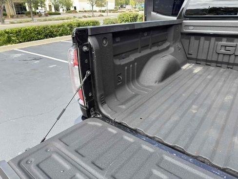 Used 2018 GMC Canyon SLE w/ Nightfall Edition AWD/4WD image 21