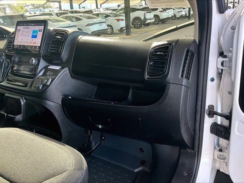 Used 2024 RAM ProMaster 2500 w/ Premium Convenience Group image 18