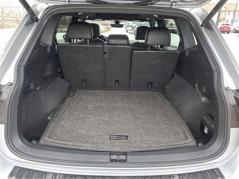 Used 2022 Volkswagen Tiguan SE R-Line image 32