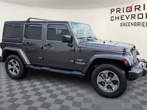 Used 2017 Jeep Wrangler Unlimited Sahara image 2