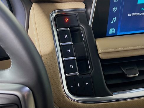 Used 2023 Chevrolet Tahoe Premier image 16