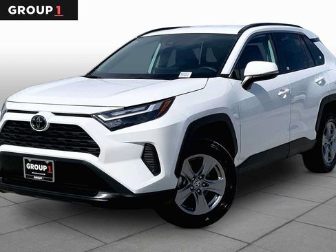 Used 2025 Toyota RAV4 XLE FWD image 1