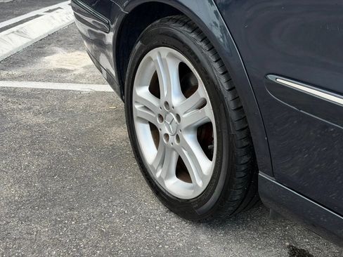 Used 2005 Mercedes-Benz E 500 4MATIC Sedan image 47