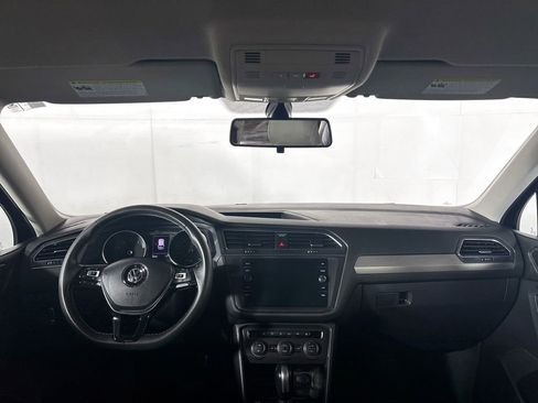 Used 2021 Volkswagen Tiguan SE image 12