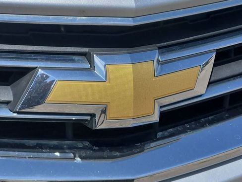 Used 2015 Chevrolet Impala LT w/ Convenience Package FWD image 11