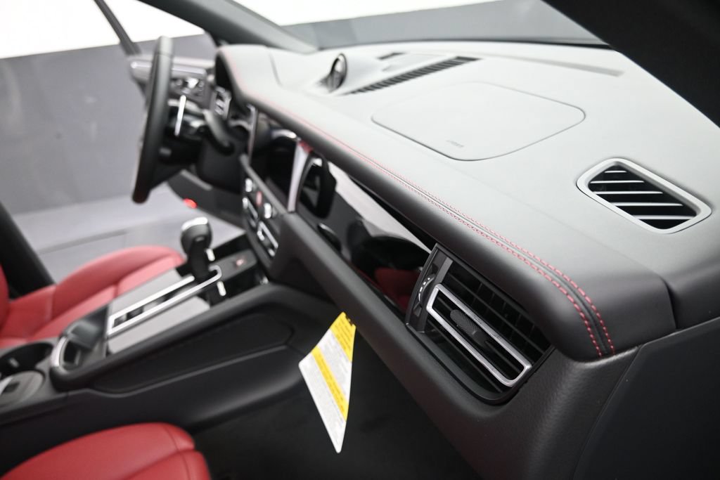 New 2026 Porsche Macan AWD/4WD image 22